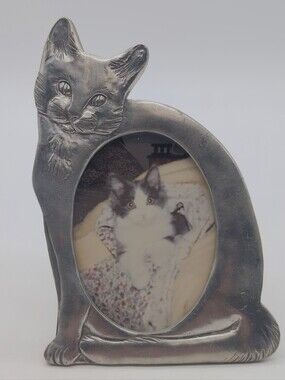Vintage 1990 Beagull Cat-Shaped Photo Frame 3" Oval Picture